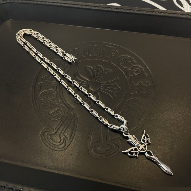 Ch**me He**ts necklaces
